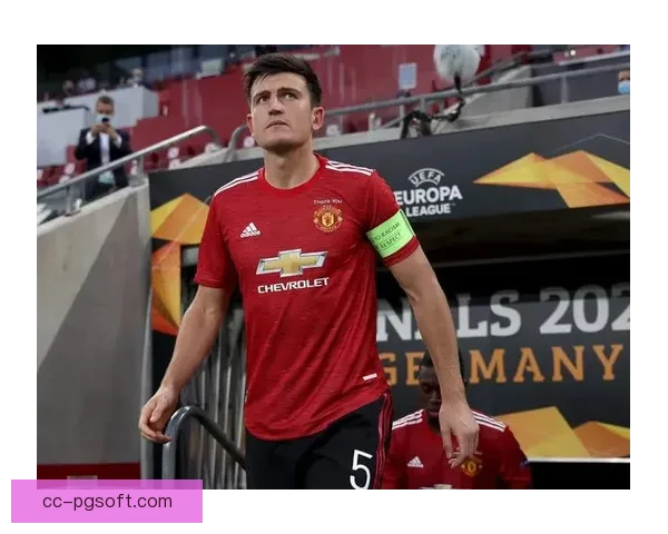 围绕马奎尔八千万英镑加盟曼联这笔转会背后的压力期待与防线重建