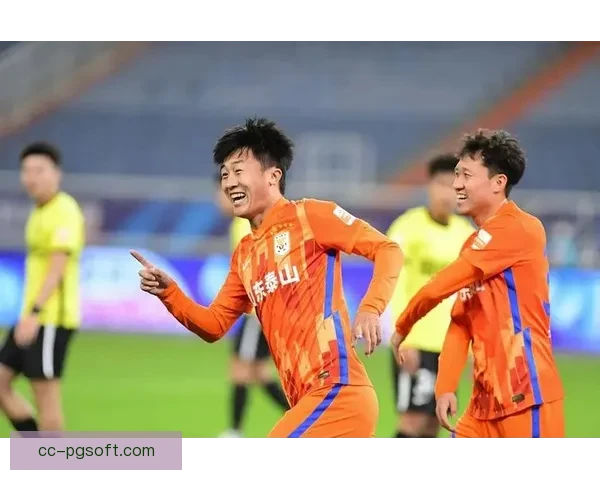 刘洋双线高强度出战泰山国足展现劳模精神